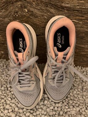 ASICS Women's Light Gray and Peach Athletic Running Shoes